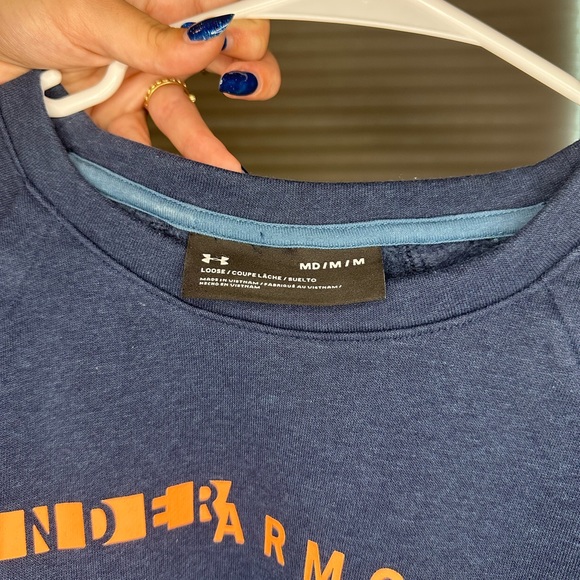 Under Armor Crewneck Women’s Medium - Picture 6 of 6